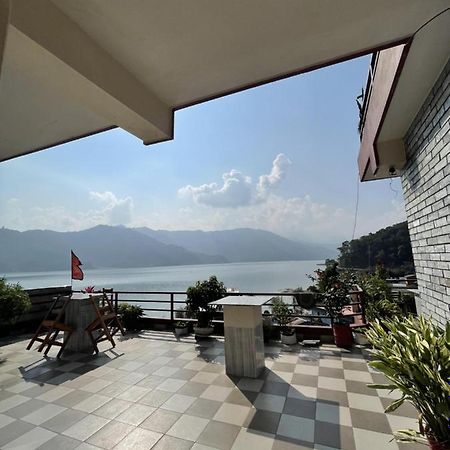 October Inn Pokhara Exteriör bild