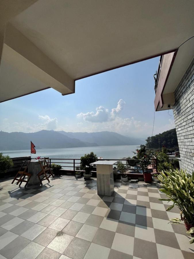 October Inn Pokhara Exteriör bild